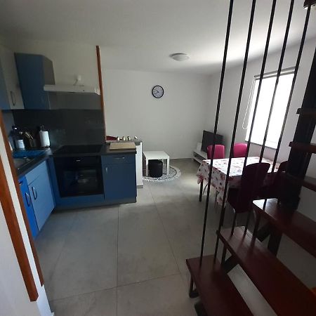 Apartman Sunset Plomin Buitenkant foto