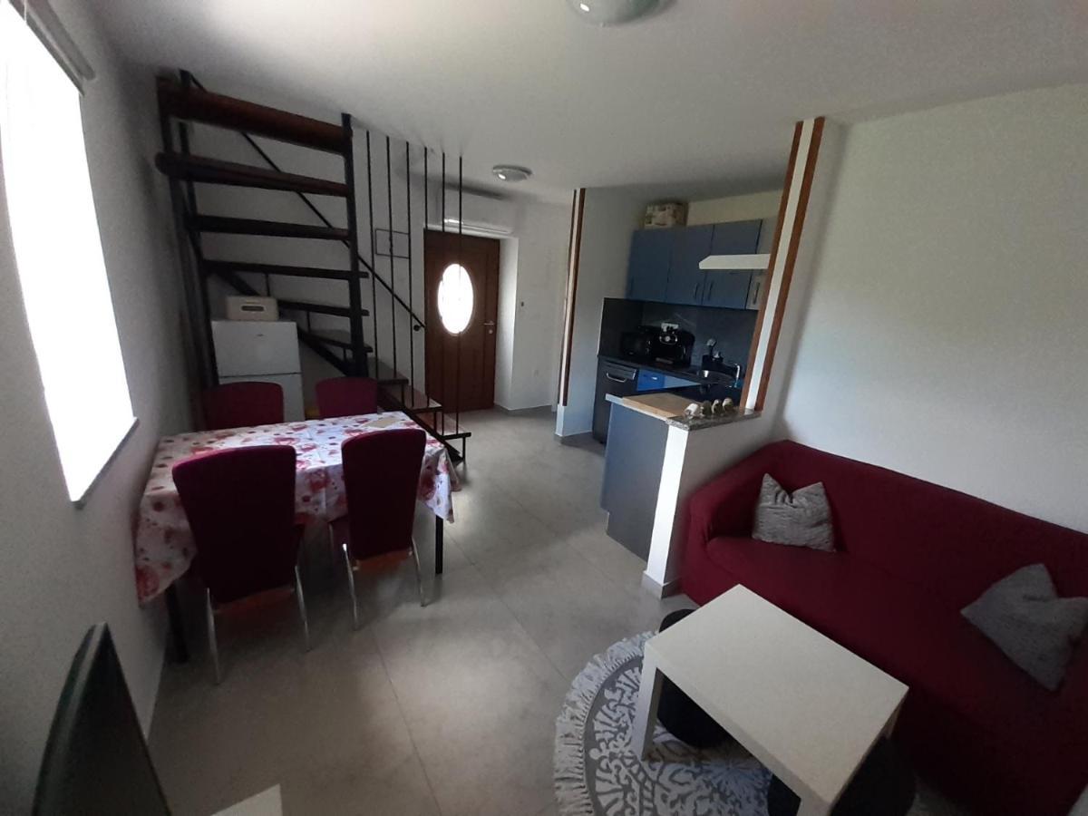 Apartman Sunset Plomin Buitenkant foto
